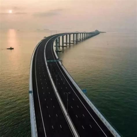 港珠澳大桥正式通车 绿媒角度很刁钻被台网友嘲讽|港珠澳大桥|高架桥|跨海大桥_新浪新闻