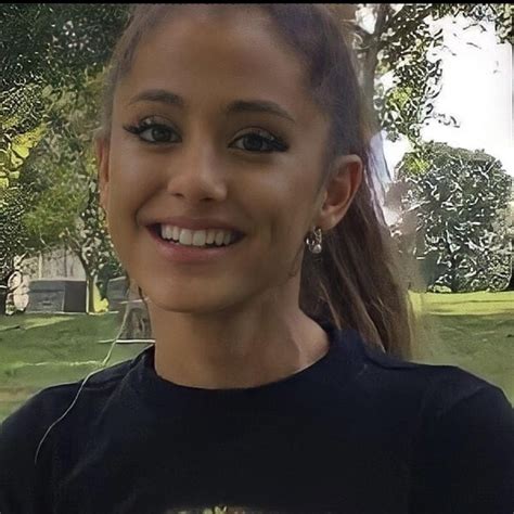 I love it when her hair is down. She should do it more often. : r ...