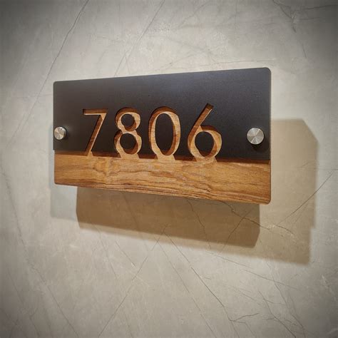 Grain Edge Wooden Nameplate – Nameplate Studio