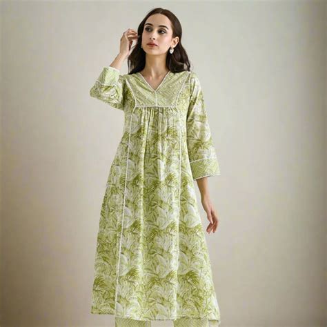 Buy Kurtas for Women in India | Rustorange