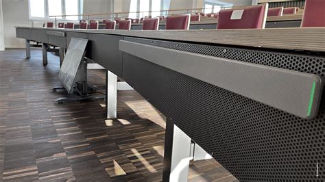 Hybrid lectures without restrictions - Shure MXA710 & MXA910 at ...