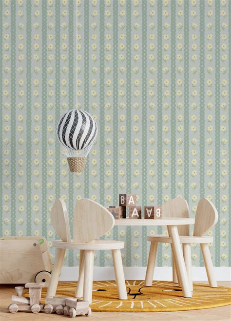 Daisy Wallpaper - Small Flower Petals Design | Giffywalls