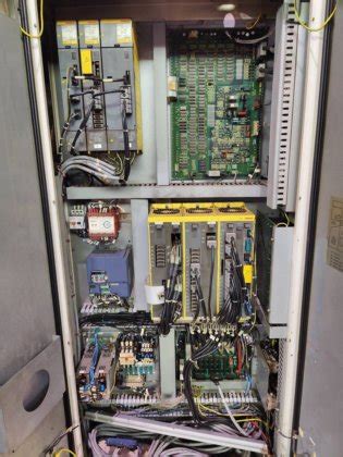 1995 FANUC ROBOCUT ALPHA 1B in Marinha Grande, Leiria, Portugal