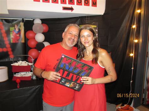 Jessica Bloom (@jessica_bloom_) • Instagram photos and videos