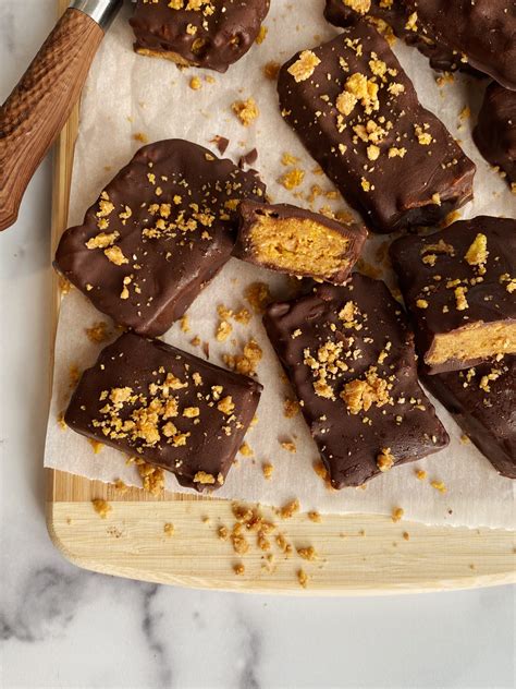 Homemade Butterfinger Bars (gluten-free) - Something Nutritious