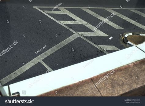 Local Red Sign 的图像结果