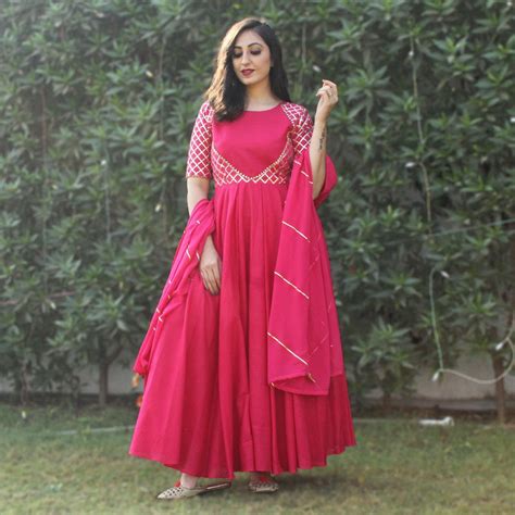 Ready to wear pink chex Lehariya gown – YouNari