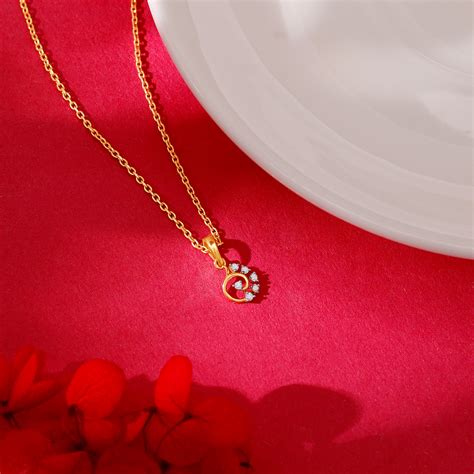 Buy Beautiful Gold & Diamond Pendant Designs for Women – GIVA Jewellery