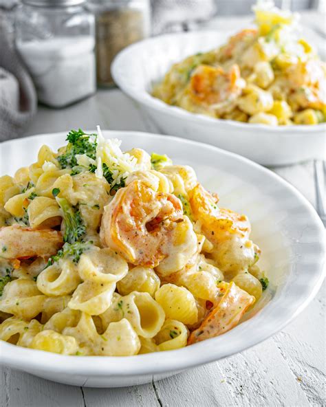 Shrimp and Broccoli Alfredo - CheekyKitchen