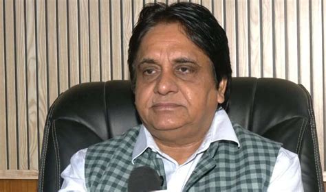 'चाची की मूंछों से जहाज फाड़ देंगे', बिहार में महागठबंधन के घोषणा पत्र ...