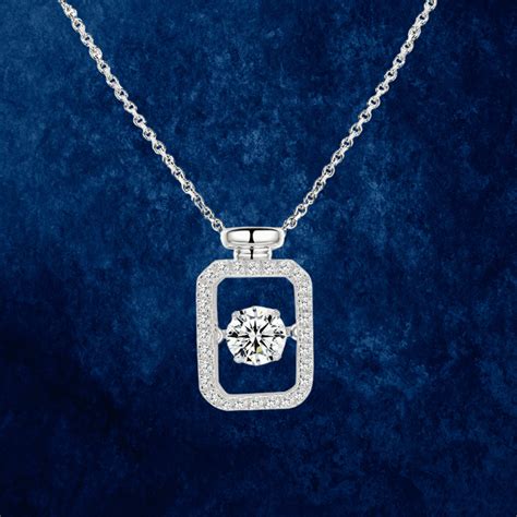 Exquisite 14K Gold Pendant with a Captivating 3ct Lab-Grown Diamond ...