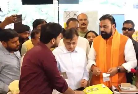 World news live updates: Trump to slam 'globalist institutions' in UN ...