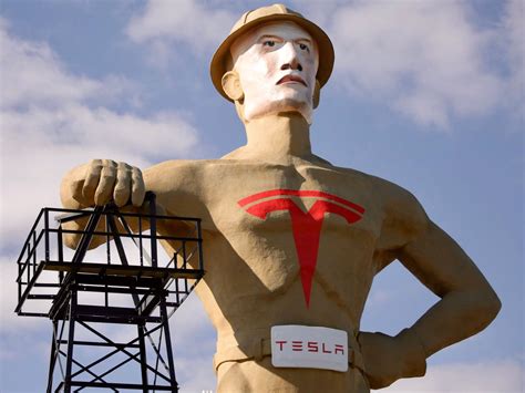 There's a Seven-Story Statue of Elon Musk in Tulsa - dot.LA