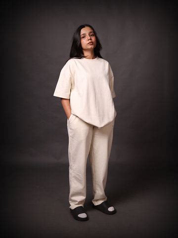 Oversized T-Shirt : Ivory – Prespies
