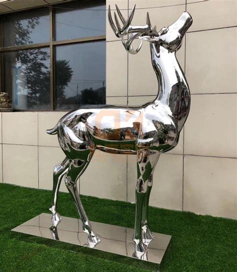 玻璃钢驯鹿雕塑，玻璃钢动物雕塑 - 卓景雕塑公司