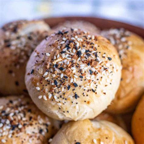 Yeasted Cream Cheese Everything Bagel Bites Recipe (Video!) - We All Eat Together