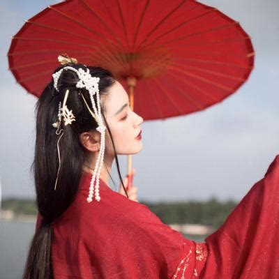 红衣古风真人头像 高清好看的伤感古装红衣女生 - 个性8899头像网