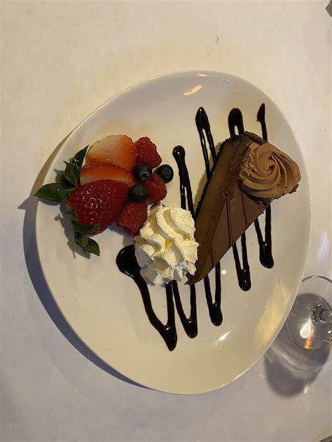 LUXX The Restaurant | 4001 E Lincolnway, Sterling, IL 61081, USA