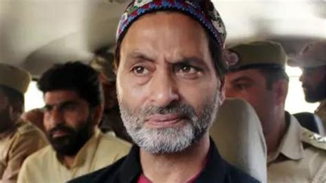 Second 'key witness' identifies Yasin Malik as 'main shooter' in 1990 ...