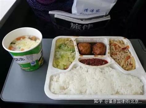 体验高铁车上快餐：从45吃到60元，就是没吃过15的|高铁|快餐|盒饭_新浪新闻