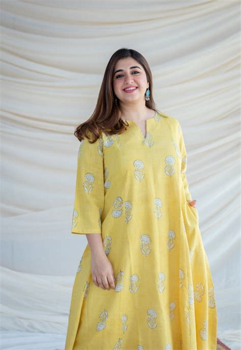 Indian Ethnic Women's Prabha Straight Slub Cotton Kurta – THE INDIAN ...