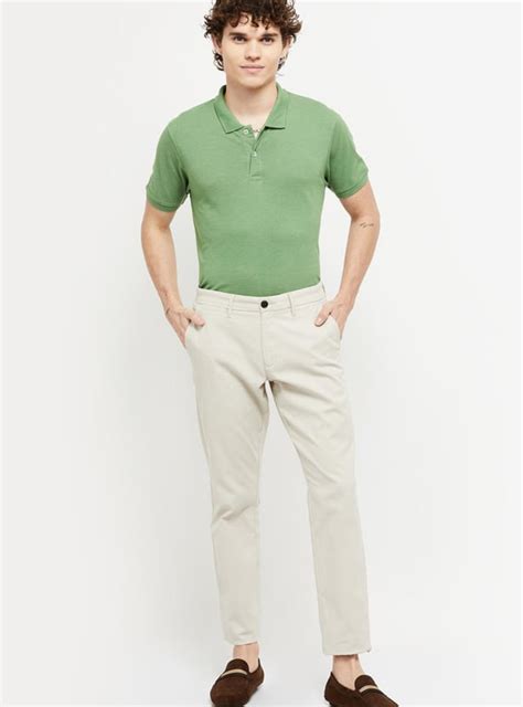 Buy Men Solid Slim Fit Polo T-shirt Online at just Rs. 399.0 ...