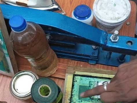 Fake notes printed at home in Bhopal: Accused with printing-press ...