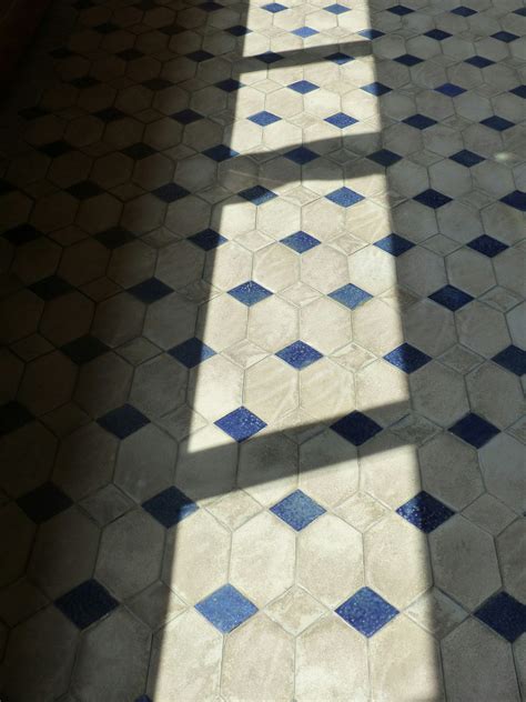 White and blue tiled floor photo – Free Grey Image on Unsplash
