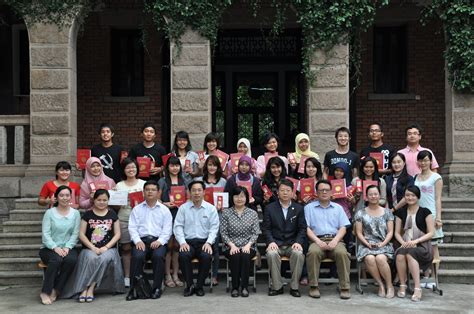 我校举行印尼优秀中文专业学生留学班结业典礼