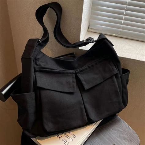 Black Cargo Bag – The Lazy Bun