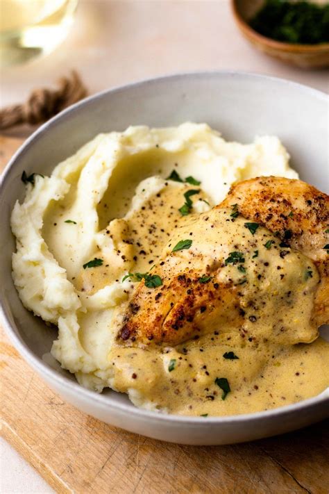 Chicken with creamy dijon sauce and mashed potatoes – Artofit