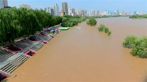 黄河今年第2号洪水出现 兰州段水位上涨_凤凰网