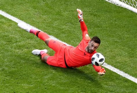 Counting Down Top 10 Goalkeepers Whore Impressing Everyone At The FIFA ...