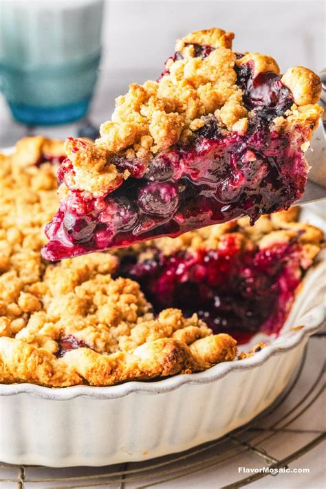 Blueberry Crumb Pie - Flavor Mosaic
