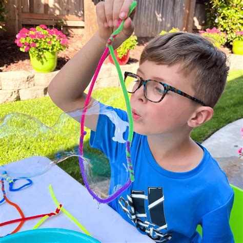 Pipe Cleaner Bubble Wands How To Make Homemade Bubble Wands | Mombrite