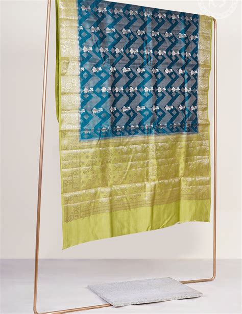 Shop Best Handmade Authentic Silk Sarees | Kumaran Silks