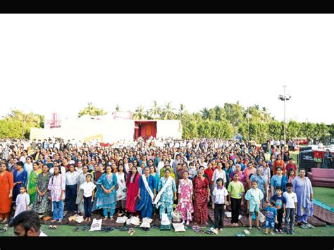 A get-together of the entire Gevriya family was held at Leua Patel