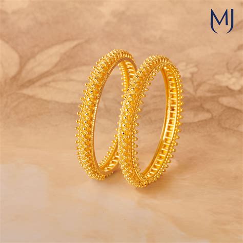 Buy Gold Bangle Online | Gold Bangle by Manubhai.