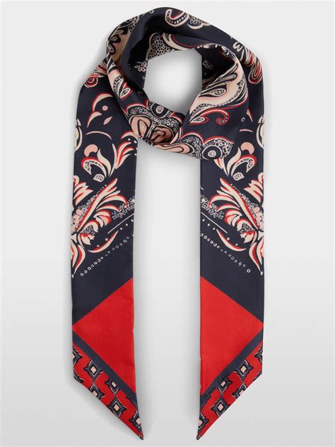 Silk scarf with mixed patterns | marc-cain.com/en