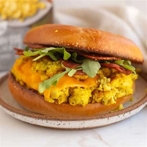 Vegan Breakfast Sandwich (Quick & Easy) | World of Vegan