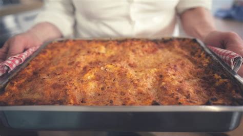 LASAGNE AL FORNO ? ricetta classica fatta in casa con  