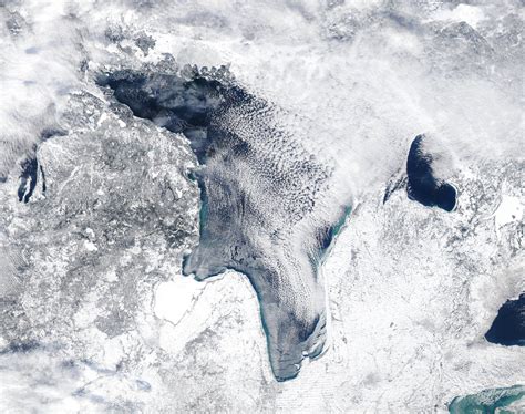 Upsides to Great Lakes Ice Cover - Lake Scientist - percentage of lake erie frozen