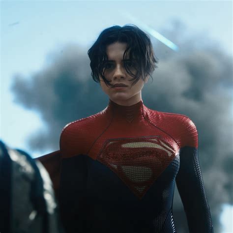 2048x2048 Sasha Calle As Supergirl In The Flash 4k Ipad Air ,HD 4k ...