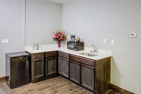 DOUBLETREE BY HILTON HUNTINGTON - Hotel Reviews, Photos, Rate ...