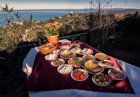 KAF DAGI KONAK HOTEL (Rize) - Inn Reviews, Photos, Rate Comparison ...