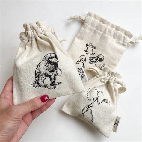 F238208_FANTASTIC BEASTS×Flapper手描きモチーフ巾着ポーチ2 | Flapper