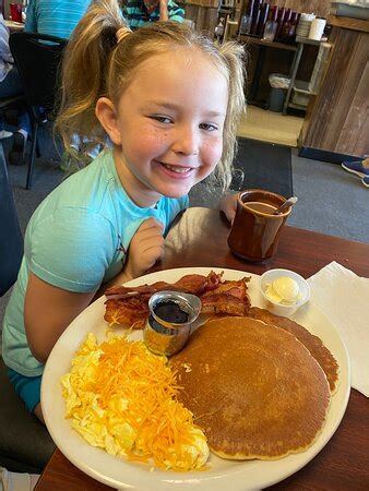 Go hungry! - Reviews, Photos - Hugo's Family Restaurant - Tripadvisor