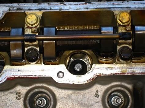 (16 Valve ONLY) Cylinder Head Oil Feed Tubes (up to MY88): how to