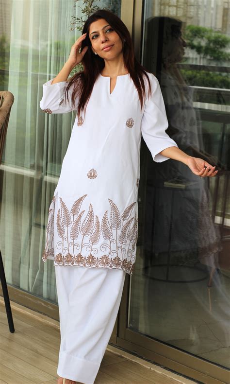 Chandani White Embroidered Kurta & Farshi Salwaar – Baareeki