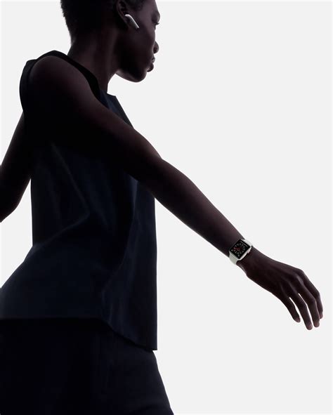 Apple Watch Series 3 features built-in cellular and more - Apple (IN)